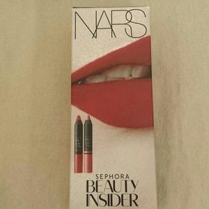 One velvet matte lip pencil with satin lip set