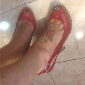 Red peep toe