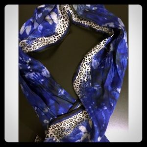 Leopard scarf