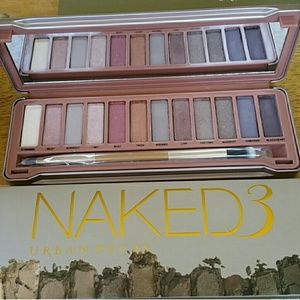 Naked 3 dupe