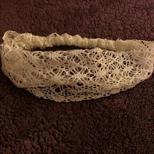 Floral off whitish head band