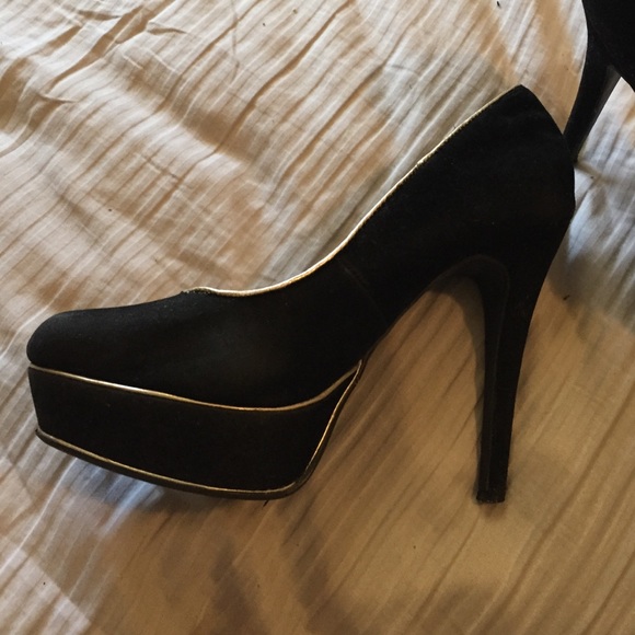 Black with gold trim heels - Picture 3 of 4