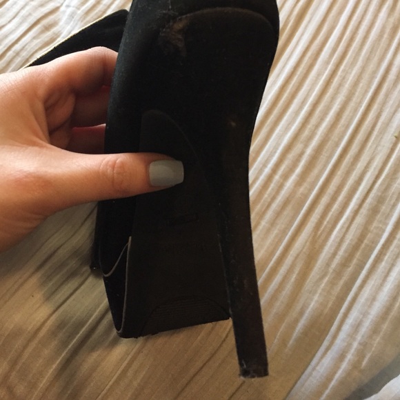 Black with gold trim heels - Picture 4 of 4