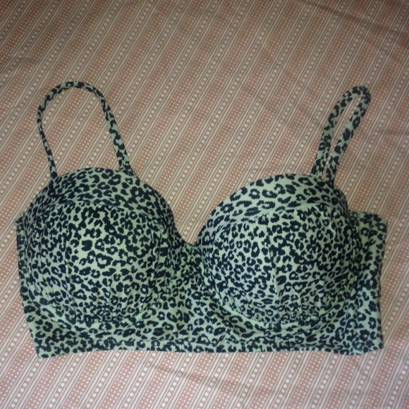 Cheetah/leopard bikini top flash sale🎉🎉