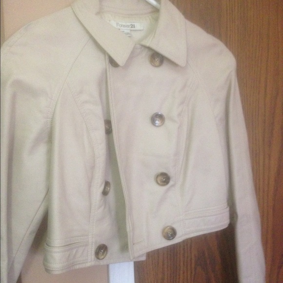 Pretty and necessary jacket - Picture 1 of 2