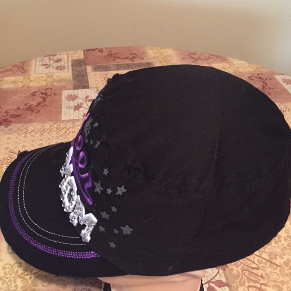 Baseball cap - Picture 2 of 4