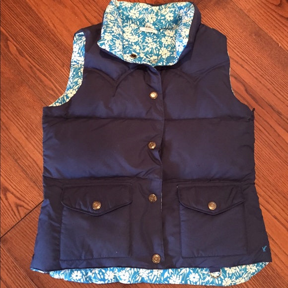 American Eagle puffer vest