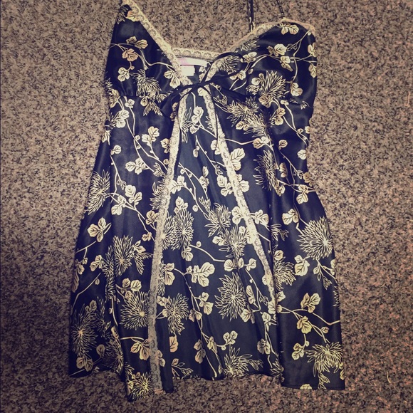 Victoria's Secret vs lingerie nightgown sleepwear