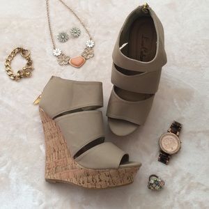 Nude-Beige Corkscrew Wedges