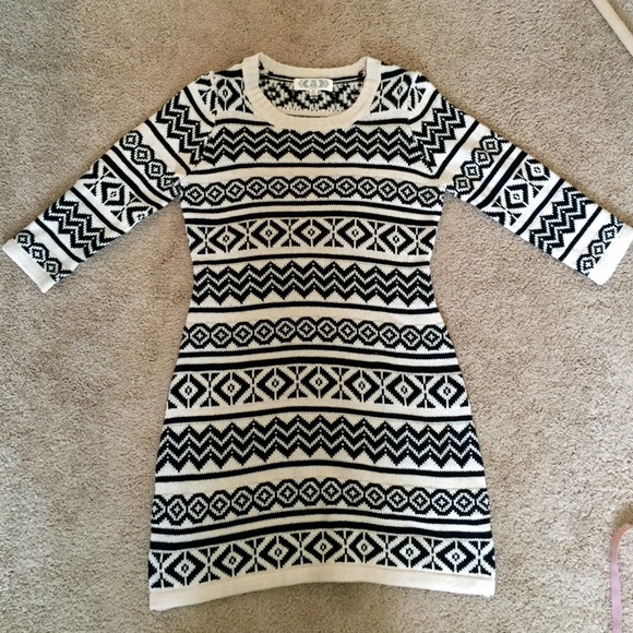 🔴🔴sold🔴🔴Aztec sweater dress