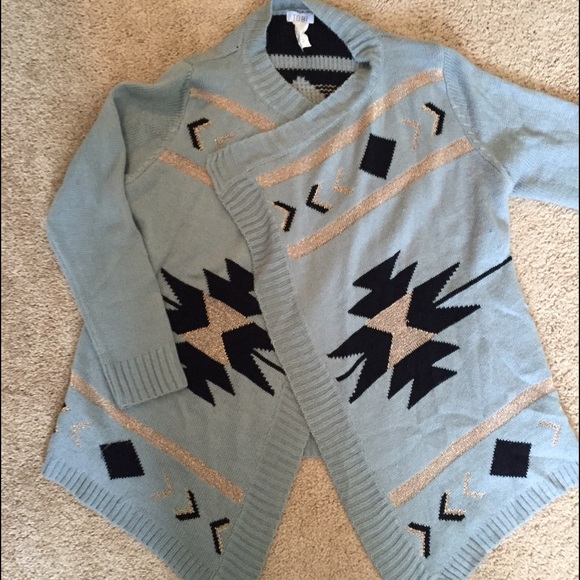 🔴🔴SOLD🔴🔴TOBI Aztec high/low cardigan