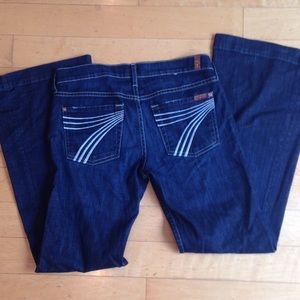 EUC 7 For All Mankind dojo style jeans size 27