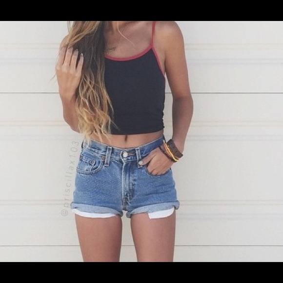 🌸ISO! this Brandy Melville top!🌸
