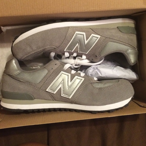 Grey new balance 5.5 in boys so fits a 7-7.5