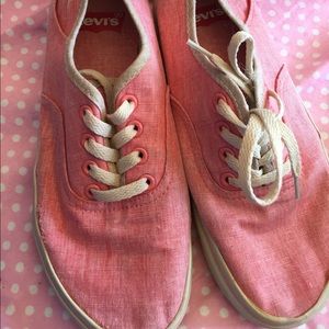 8.5 Levi pink sneakers