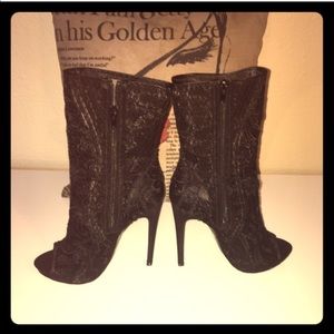 Brand New Bebe Lace Booties