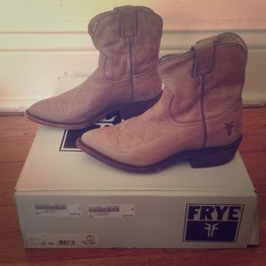 Frye "Billy" short grey cowboy boot