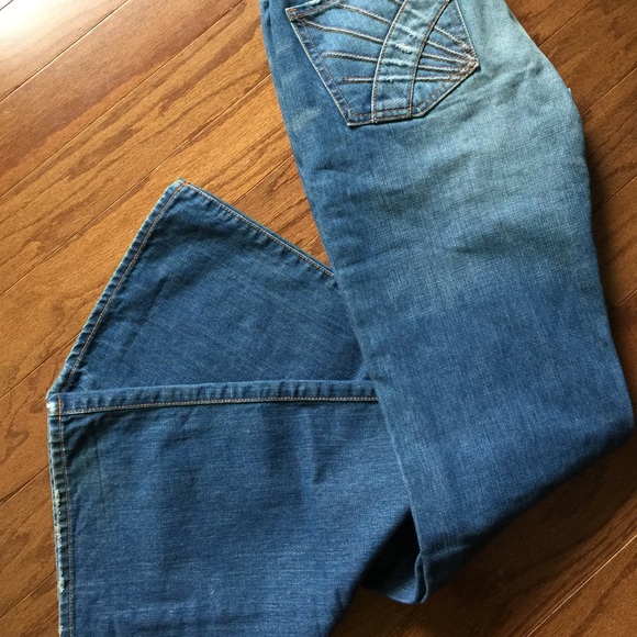 7 For All Mankind boot cut light wash denim - Picture 4 of 4