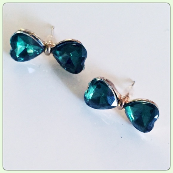 Emerald Green Crystal Bow Earrings - Picture 2 of 2