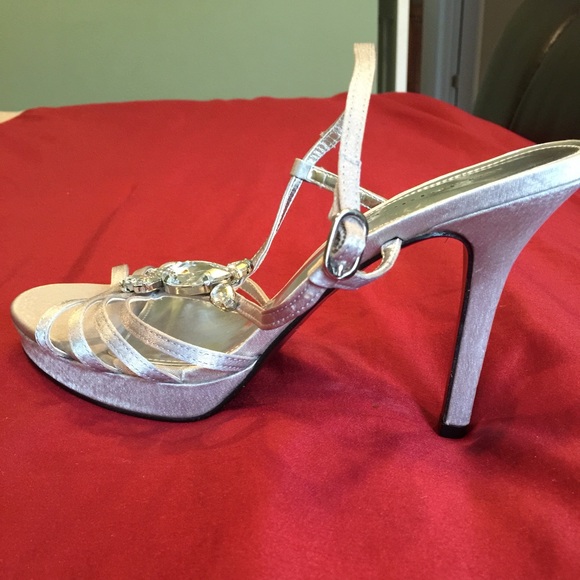 Brand new pumps size 9.5
