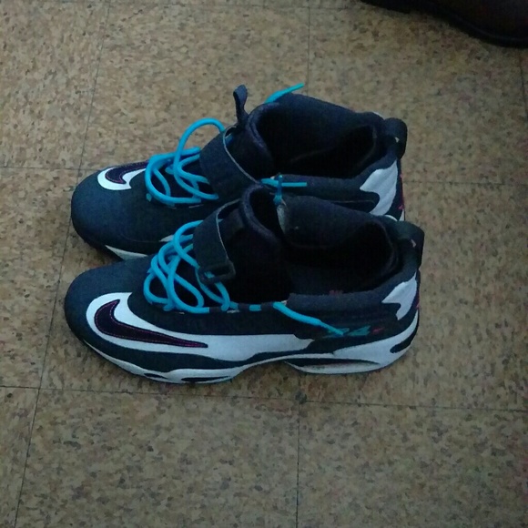 Nike Shoes - Nike Air Max Griffey