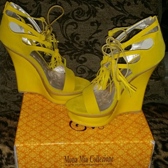 New Contemporary Yellow High Heels w/Tassels