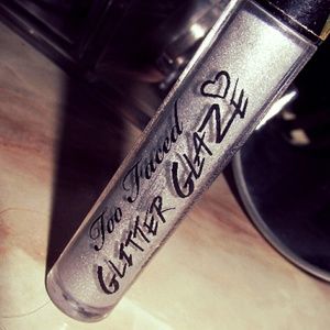Too faced glitter glaze