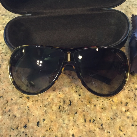 Gucci sunnies