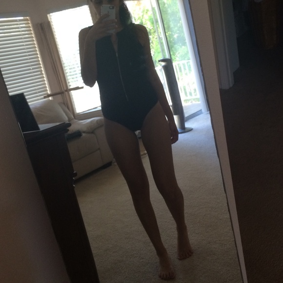 Forever 21 black zipper onesie - Picture 3 of 4