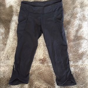 Lululemon Capri with side pockets