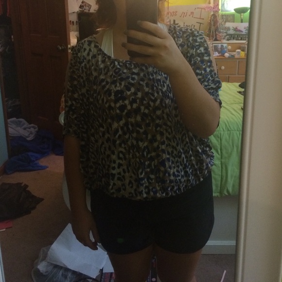 Leopard print top