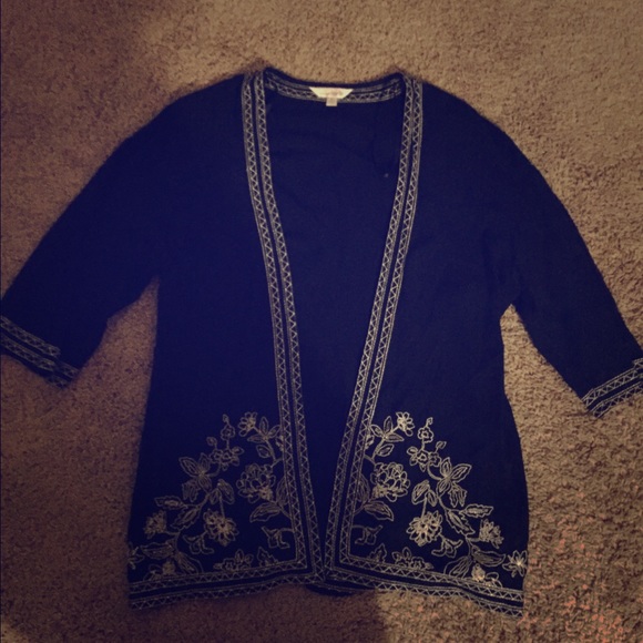 Adorable kimono like cardigan