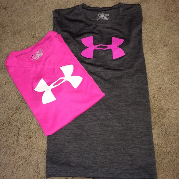 Under armor loose fitted workout shirts
