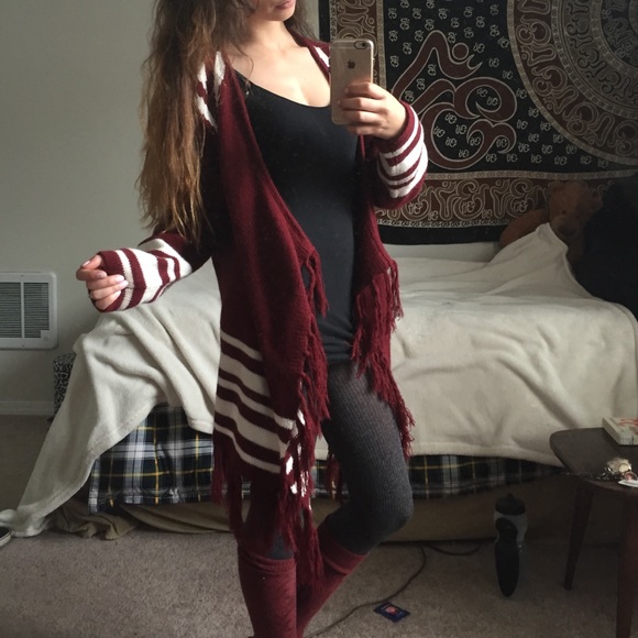 ✨BURGUNDY DRAPING CARDIGAN✨