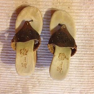 Bronze size 7 Lilu wedges.