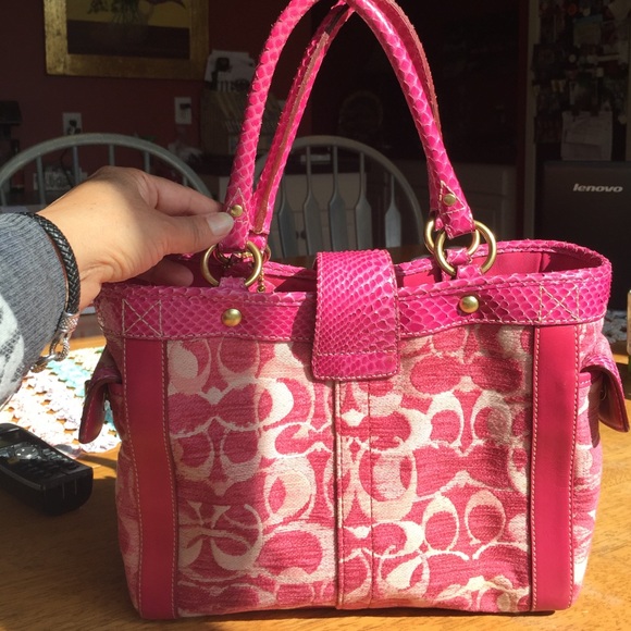 ⭐️SALE⭐️ Coach Pink Velvet and Python Handbag - Picture 2 of 4