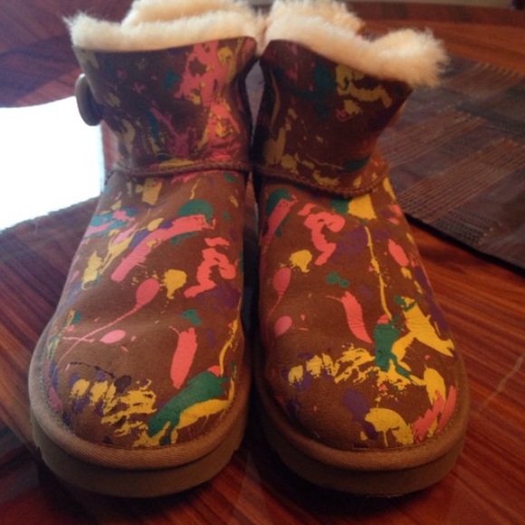 rare one button splatter paint uggs