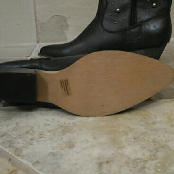 Charming Charlie pointed toe studded ankle boots - Picture 3 of 4