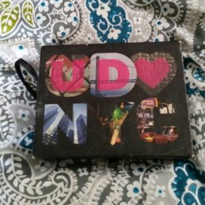 Limited Edition Urban Decay NYC Eyeshadow Palette