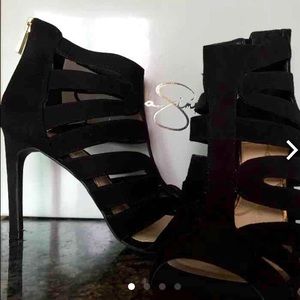 Jessica Simpson sexy black high heels