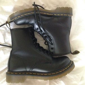 Women's Doc Marten Boots size 6 Mat Black