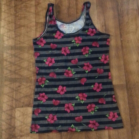 NWOT Rue 21 Floral Top