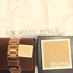 Additional pictures of MK5636.