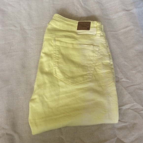 Yellow/white AE jeggings