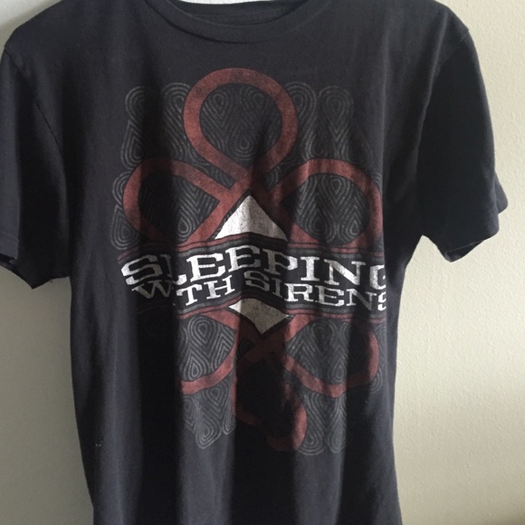 sleeping with sirens band tee