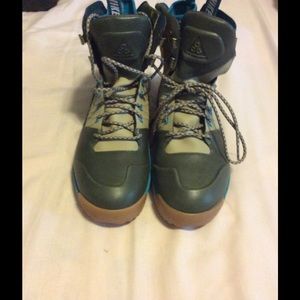 Nike H2O repel boots size 9 brand new