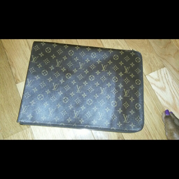Authentic louis vuittons document holder