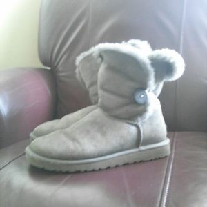 GREY BAILEY BUTTON UGG BOOTS