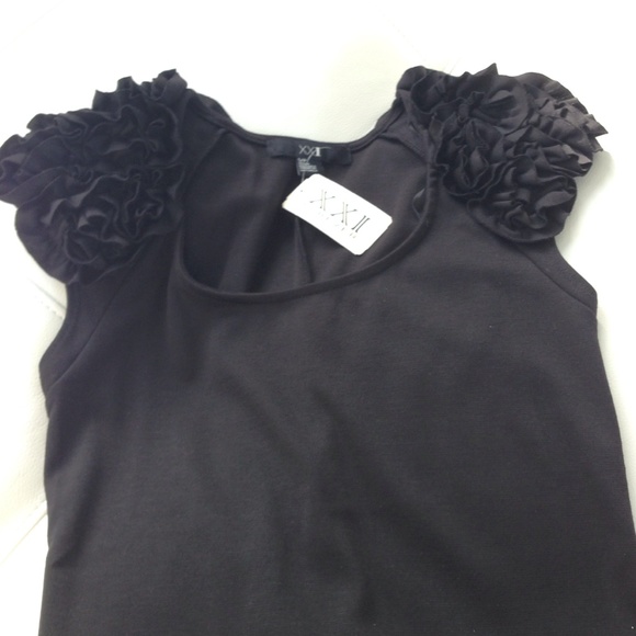 Ruffle sleeve black dress - Picture 2 of 4