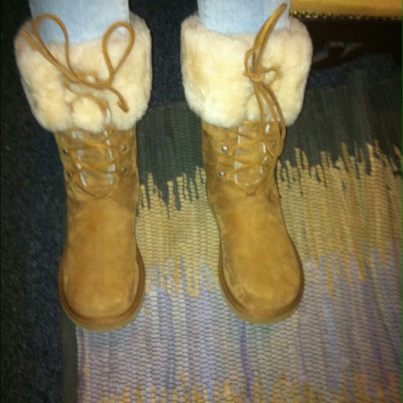 UGG boots - Picture 2 of 2